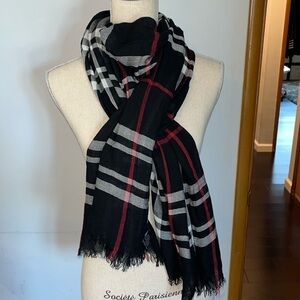V Fraas USA Women's Scarf Black Red Grey Plaid Fringe Rayon 30" x 70"